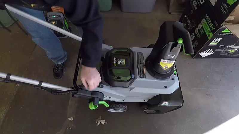 Can Ego Snow Blower Run On One Battery